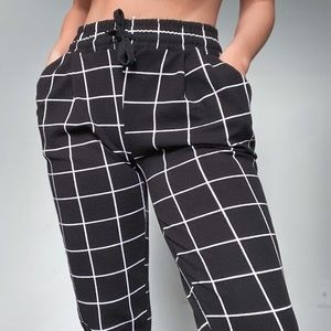 BLACK AND WHITE PLAID PANTS